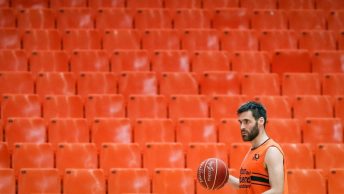 El jugador del Valencia Basket San Emeterio