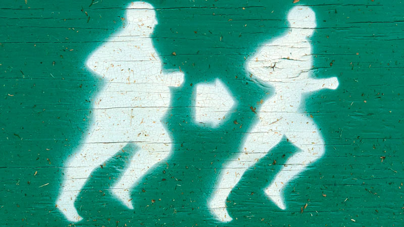 cartel-gordo-flaco|chicos-corriendo