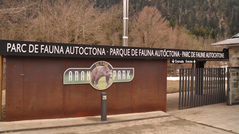 entrada-al-parque-aran-park|osos-en-aran-park|lobo-blanco-en-aran-park|parque-aran-park