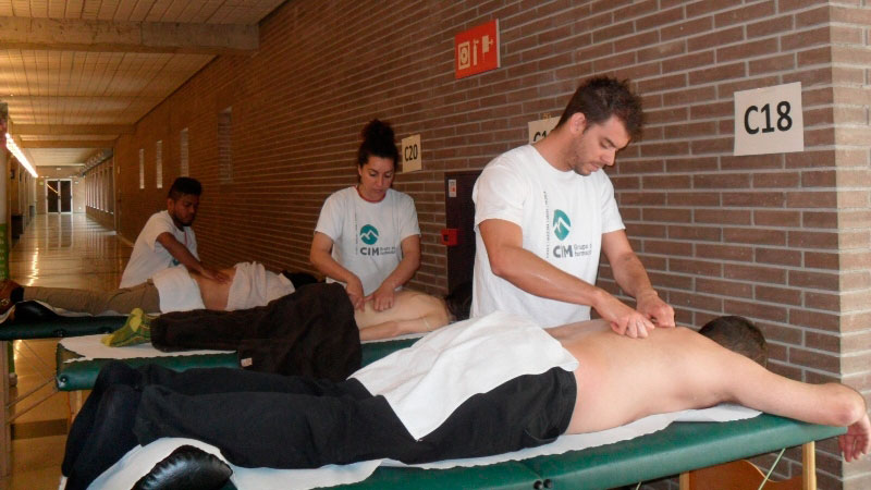 Los alumnos de CIM Formación en la Feria Internacional BioCultura 1 masajes-en-feria-biocultura-barcelona-2013|masaje-en-feria-biocultura-barcelona-2013