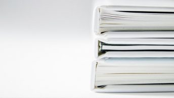 Archivadores con documentación de estética
