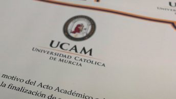 Recorte de un título universitario de la UCAM