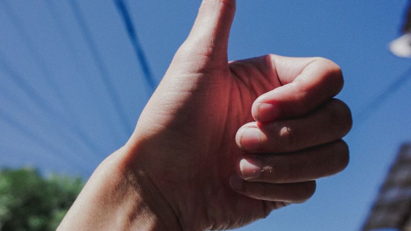 Maniobra para diagnosticar la tenosinovitis de De Quervain