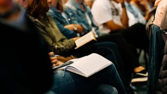 Estudiantes en clase