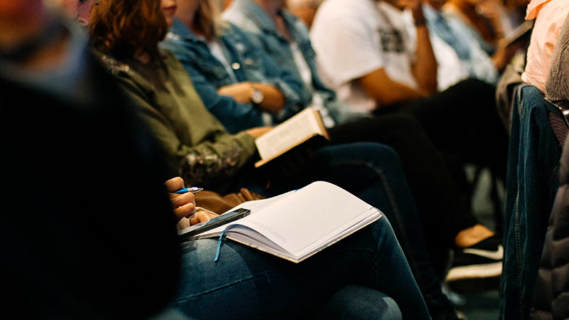 Estudiantes en clase
