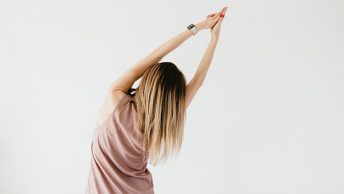 Flexión lateral en Pilates