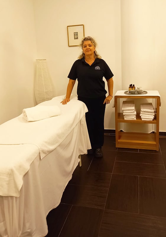 Sonia en una de las cabinas de masaje