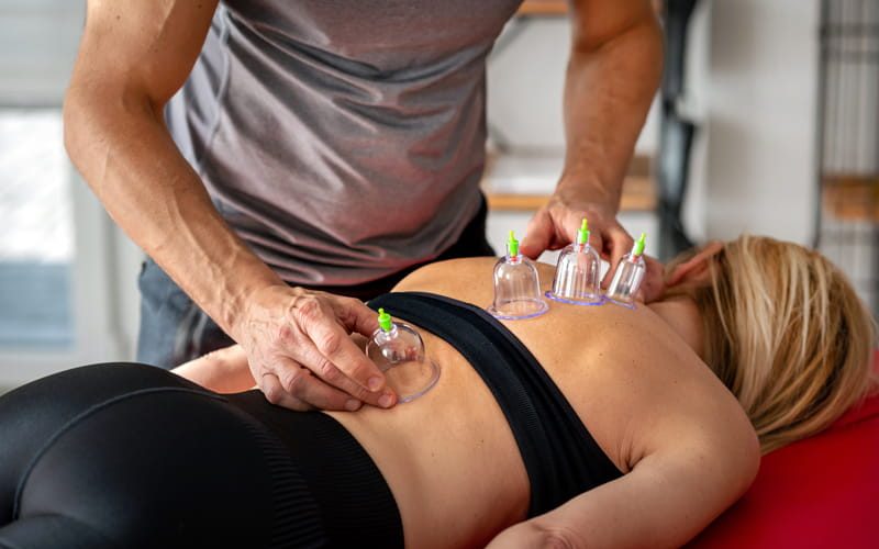 Qué es la terapia con ventosas 1 Terapia con ventosas
