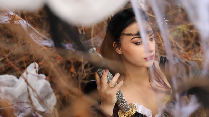 Chica con maquillaje de fantasía
