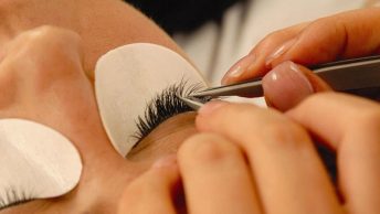 Sesión para colocar extensiones de pestañas