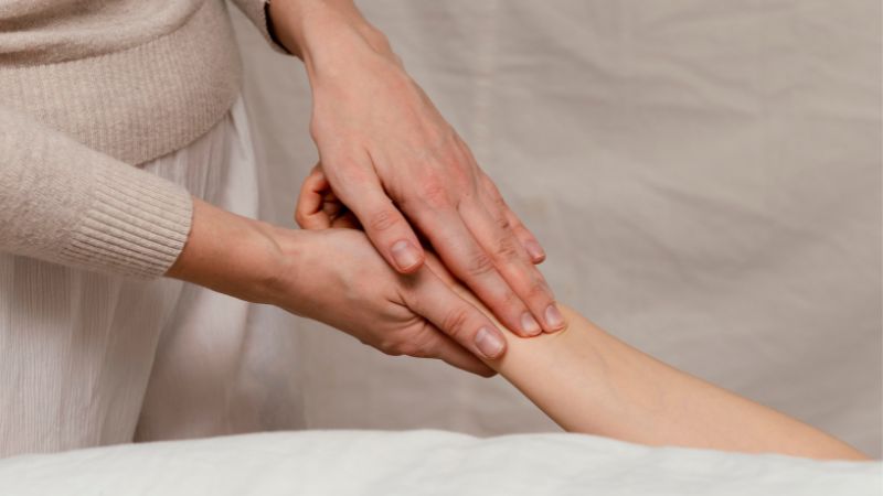 Masaje de manos: 7 beneficios para su salud y bienestar 1