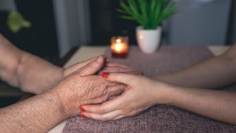 Beneficios del masaje para los enfermos con demencia 1