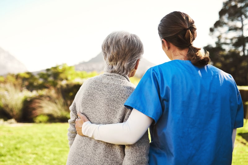 ¿Cuál es la diferencia entre auxiliar de geriatría y auxiliar de ...