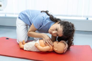 Primeros auxilios pediátricos y neonatales